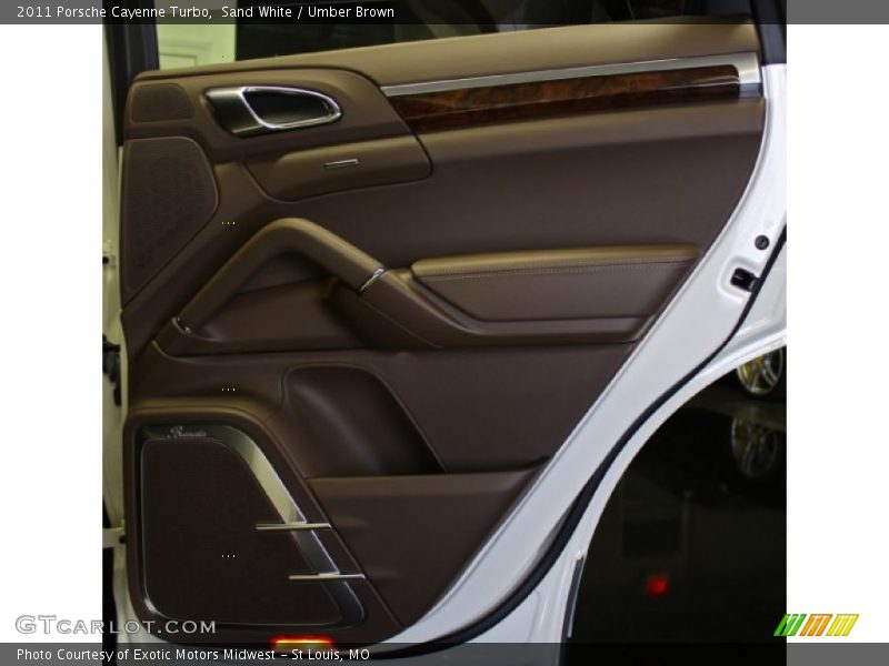 Sand White / Umber Brown 2011 Porsche Cayenne Turbo
