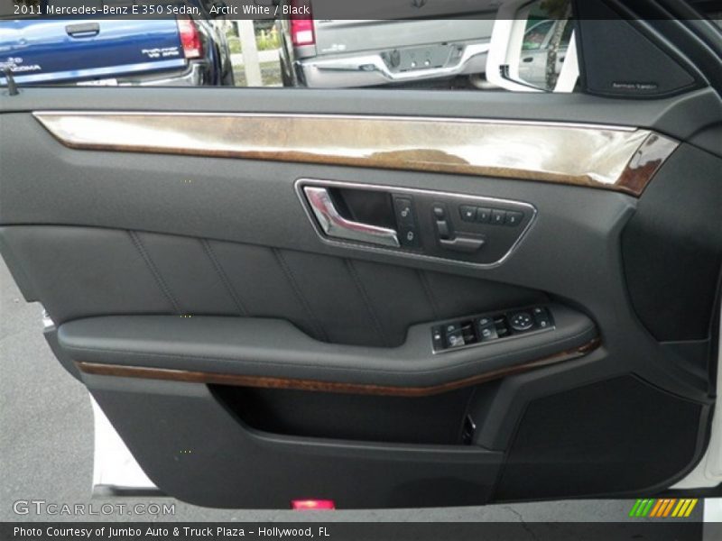Arctic White / Black 2011 Mercedes-Benz E 350 Sedan