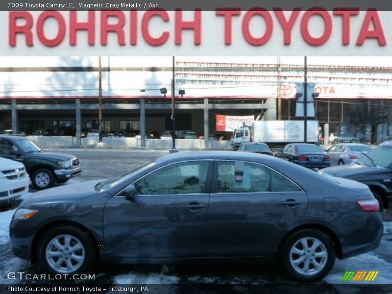 Magnetic Gray Metallic / Ash 2009 Toyota Camry LE