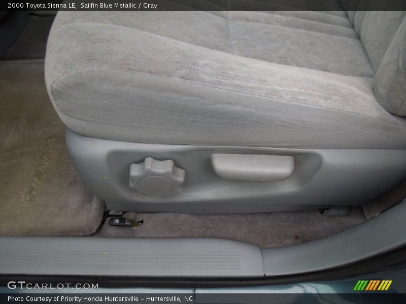 Sailfin Blue Metallic / Gray 2000 Toyota Sienna LE