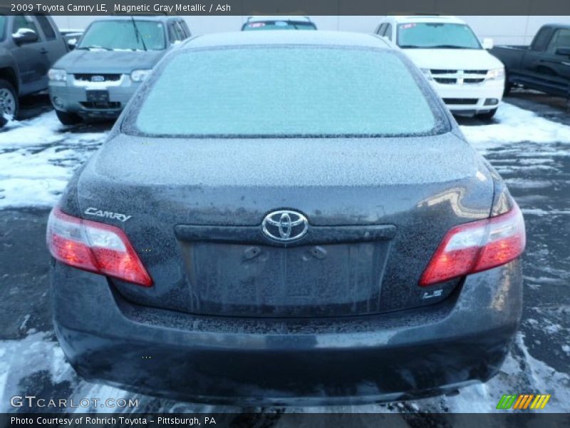 Magnetic Gray Metallic / Ash 2009 Toyota Camry LE