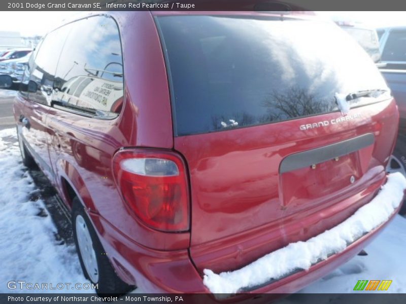 Inferno Red Pearlcoat / Taupe 2001 Dodge Grand Caravan SE