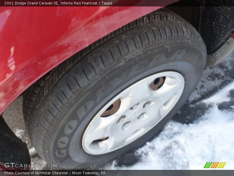 Inferno Red Pearlcoat / Taupe 2001 Dodge Grand Caravan SE