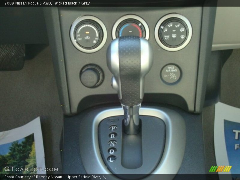 Wicked Black / Gray 2009 Nissan Rogue S AWD