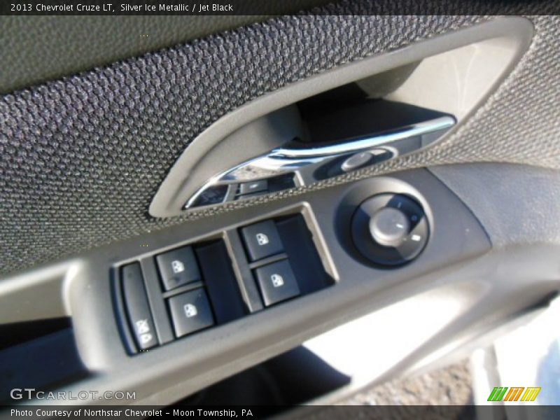 Silver Ice Metallic / Jet Black 2013 Chevrolet Cruze LT