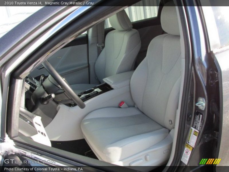 Magnetic Gray Metallic / Gray 2010 Toyota Venza I4