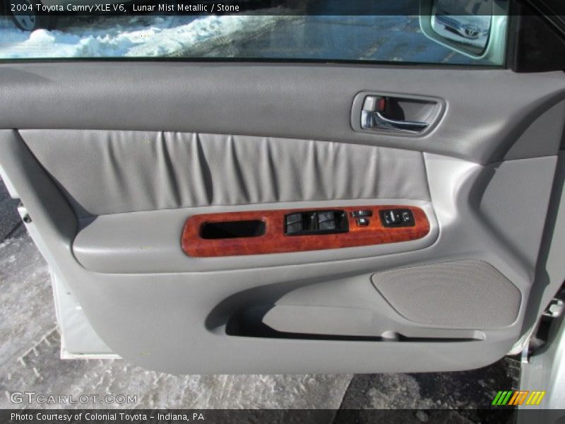 Lunar Mist Metallic / Stone 2004 Toyota Camry XLE V6