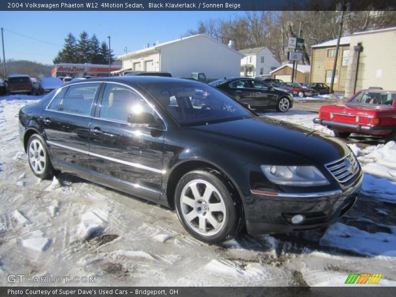 Front 3/4 View of 2004 Phaeton W12 4Motion Sedan