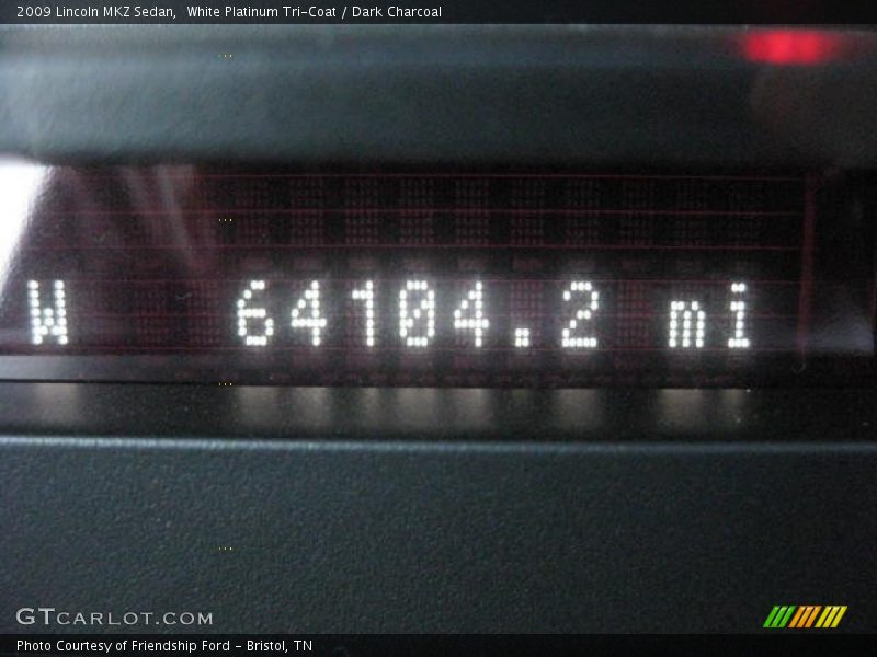 White Platinum Tri-Coat / Dark Charcoal 2009 Lincoln MKZ Sedan