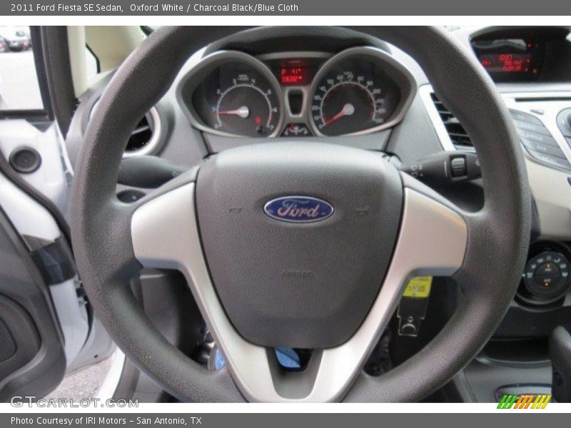 Oxford White / Charcoal Black/Blue Cloth 2011 Ford Fiesta SE Sedan