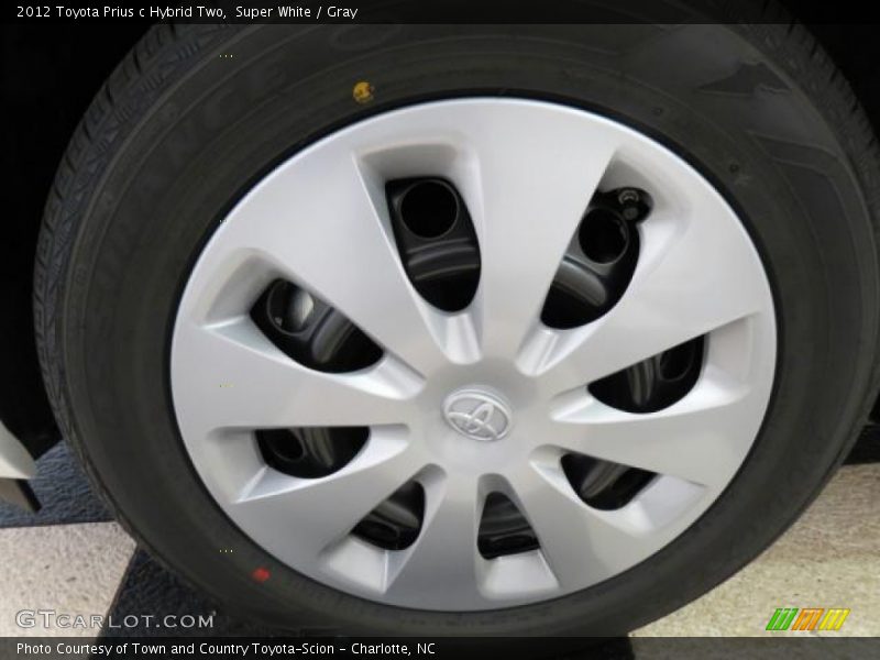 Super White / Gray 2012 Toyota Prius c Hybrid Two