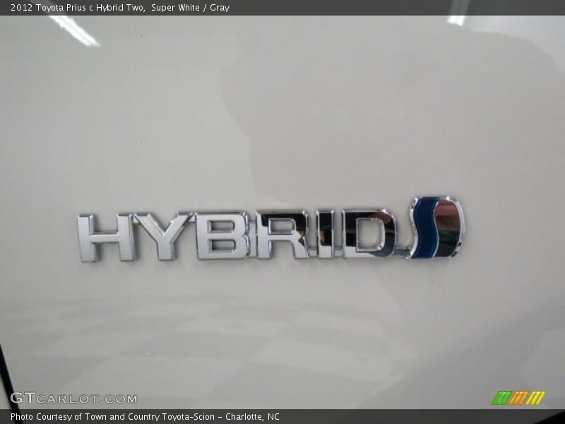Super White / Gray 2012 Toyota Prius c Hybrid Two