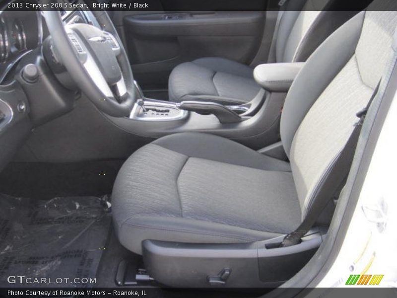 Bright White / Black 2013 Chrysler 200 S Sedan