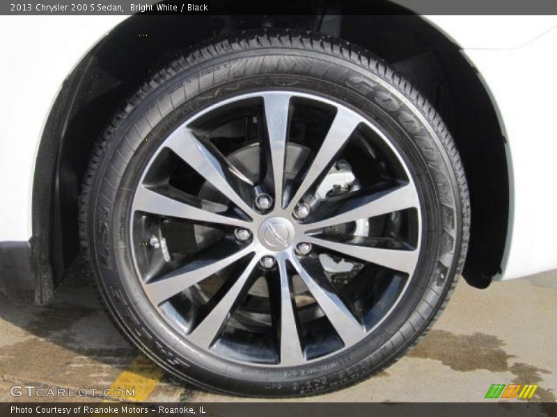 Bright White / Black 2013 Chrysler 200 S Sedan