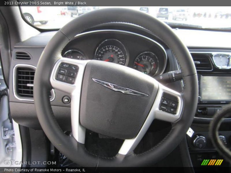 Bright White / Black 2013 Chrysler 200 S Sedan