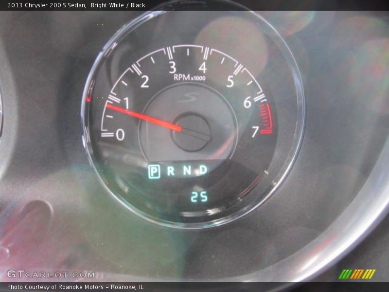 Bright White / Black 2013 Chrysler 200 S Sedan