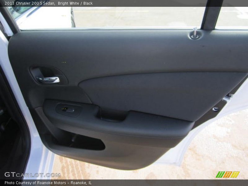 Bright White / Black 2013 Chrysler 200 S Sedan