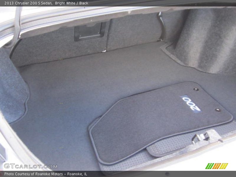 Bright White / Black 2013 Chrysler 200 S Sedan