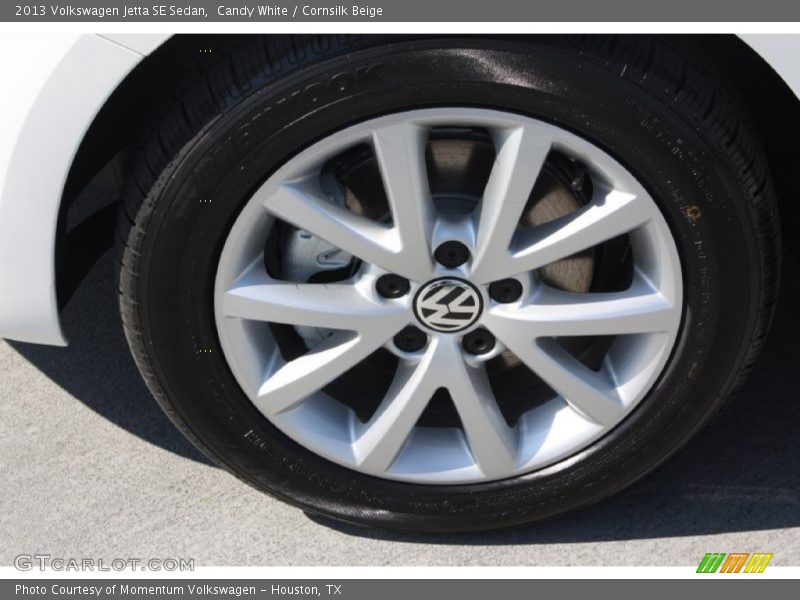 Candy White / Cornsilk Beige 2013 Volkswagen Jetta SE Sedan