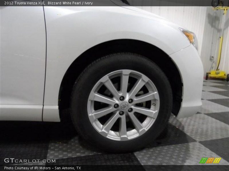 Blizzard White Pearl / Ivory 2012 Toyota Venza XLE