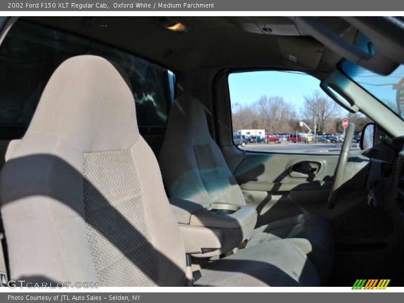 Oxford White / Medium Parchment 2002 Ford F150 XLT Regular Cab