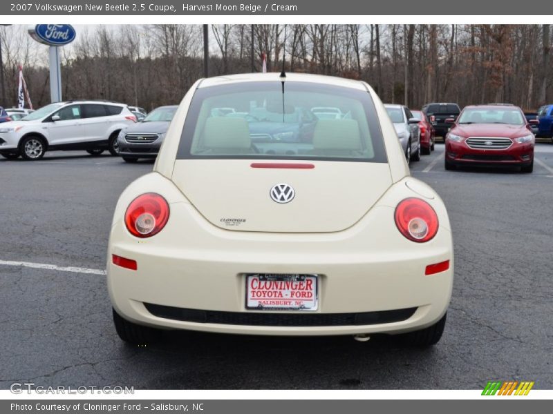 Harvest Moon Beige / Cream 2007 Volkswagen New Beetle 2.5 Coupe