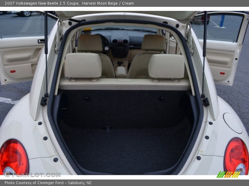Harvest Moon Beige / Cream 2007 Volkswagen New Beetle 2.5 Coupe