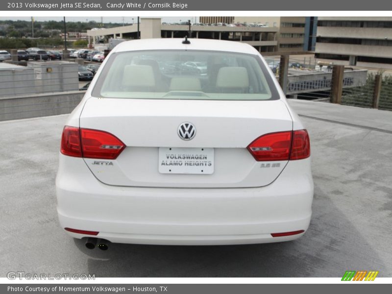 Candy White / Cornsilk Beige 2013 Volkswagen Jetta SE Sedan