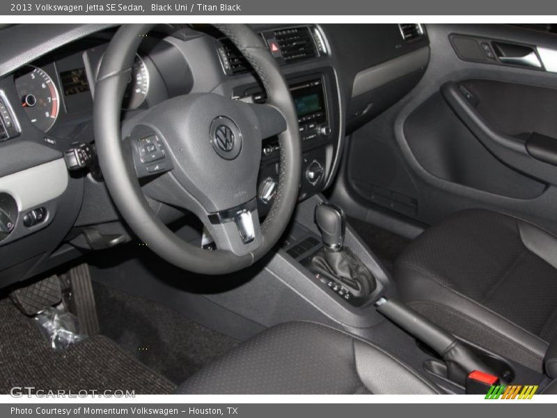 Black Uni / Titan Black 2013 Volkswagen Jetta SE Sedan