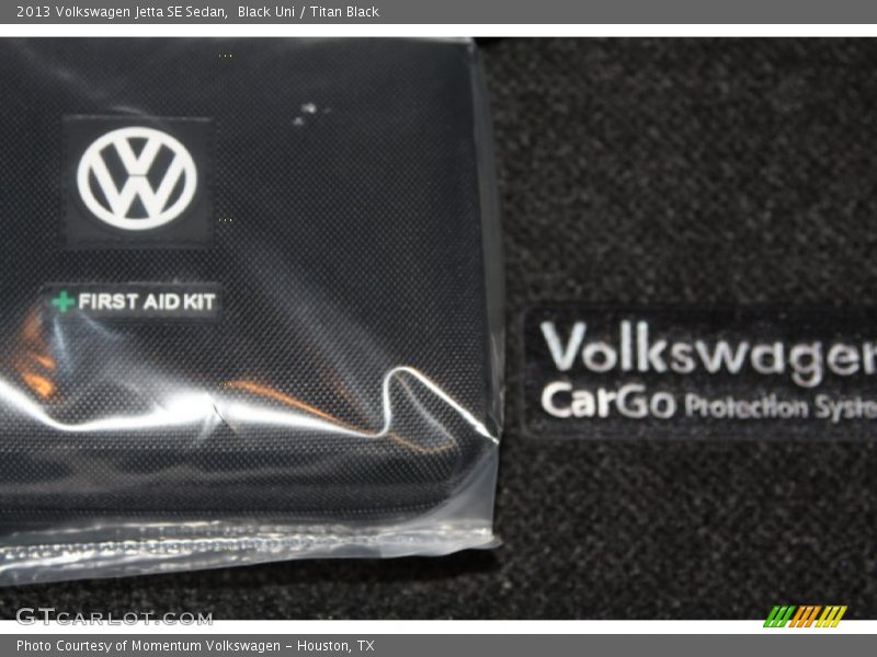 Black Uni / Titan Black 2013 Volkswagen Jetta SE Sedan