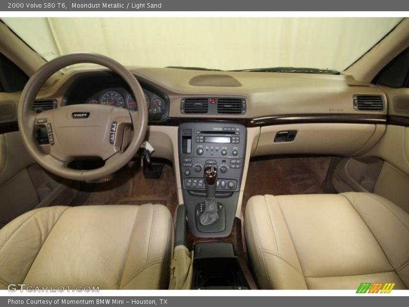 Moondust Metallic / Light Sand 2000 Volvo S80 T6
