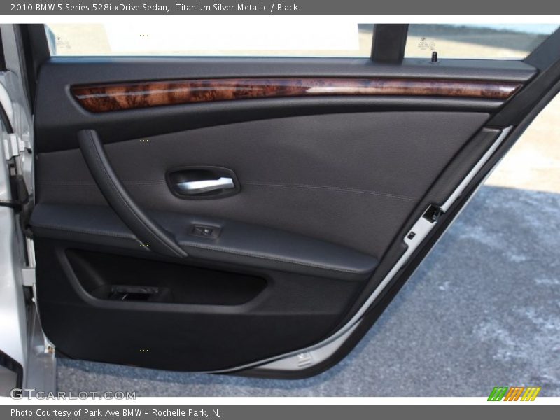 Titanium Silver Metallic / Black 2010 BMW 5 Series 528i xDrive Sedan