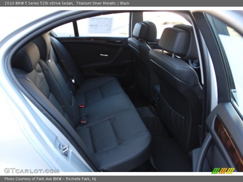 Titanium Silver Metallic / Black 2010 BMW 5 Series 528i xDrive Sedan