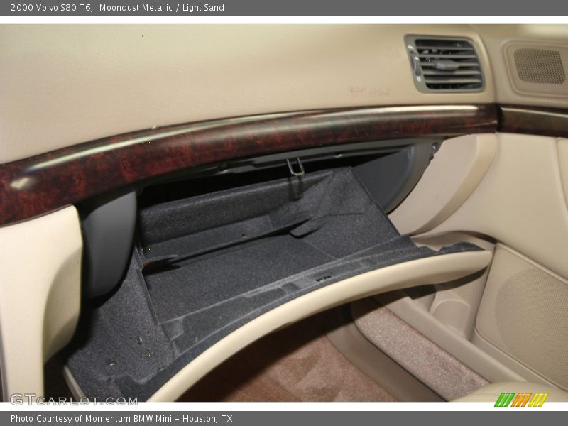 Moondust Metallic / Light Sand 2000 Volvo S80 T6