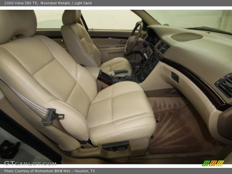 Moondust Metallic / Light Sand 2000 Volvo S80 T6