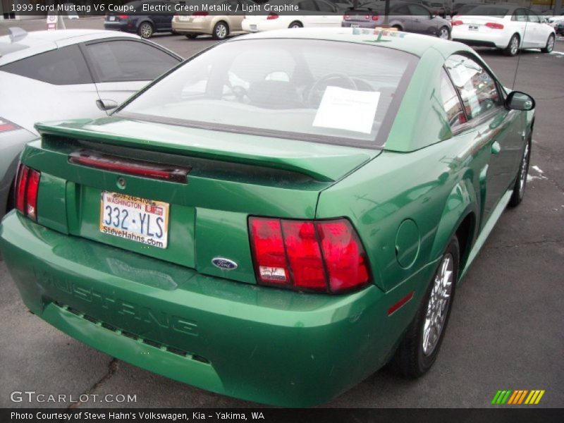 Electric Green Metallic / Light Graphite 1999 Ford Mustang V6 Coupe