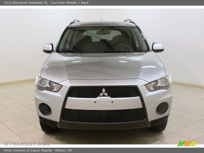 Cool Silver Metallic / Black 2010 Mitsubishi Outlander ES