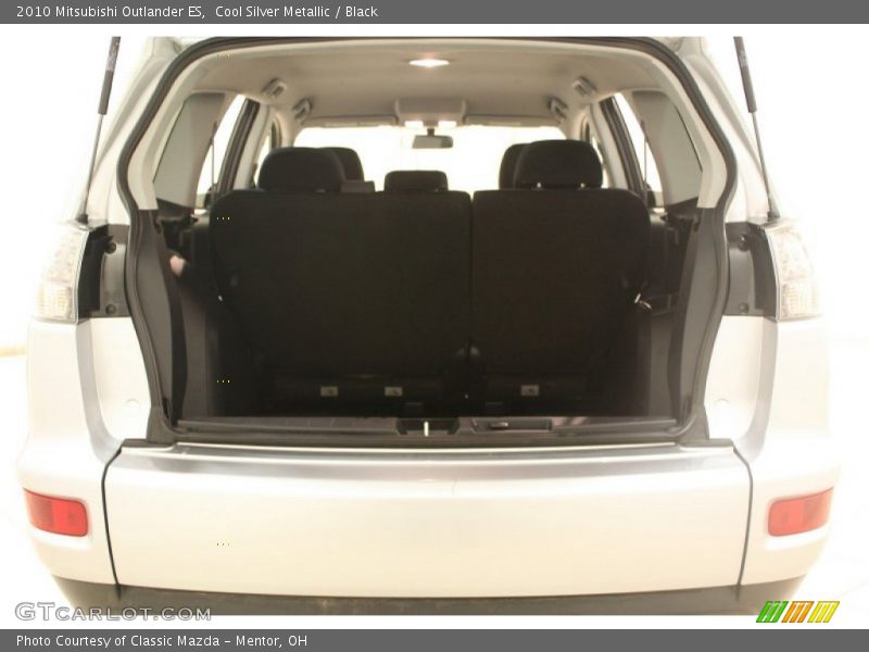 Cool Silver Metallic / Black 2010 Mitsubishi Outlander ES