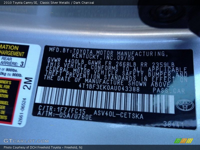 Classic Silver Metallic / Dark Charcoal 2010 Toyota Camry SE
