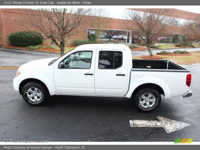 Avalanche White / Beige 2012 Nissan Frontier SV Crew Cab