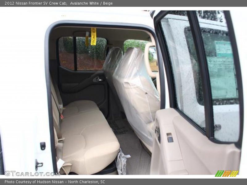 Avalanche White / Beige 2012 Nissan Frontier SV Crew Cab