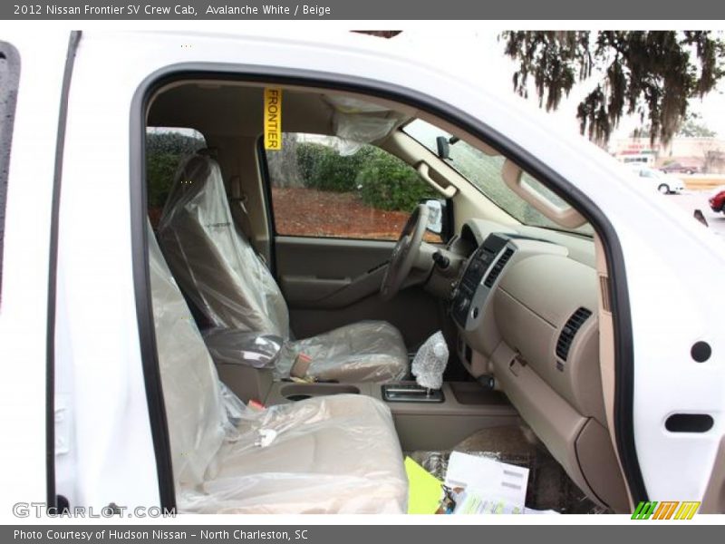 Avalanche White / Beige 2012 Nissan Frontier SV Crew Cab