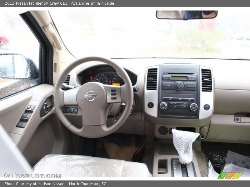 Avalanche White / Beige 2012 Nissan Frontier SV Crew Cab