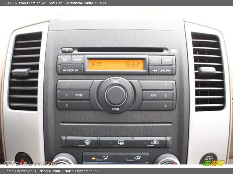Avalanche White / Beige 2012 Nissan Frontier SV Crew Cab