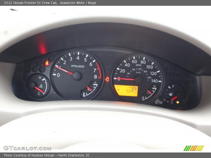 Avalanche White / Beige 2012 Nissan Frontier SV Crew Cab