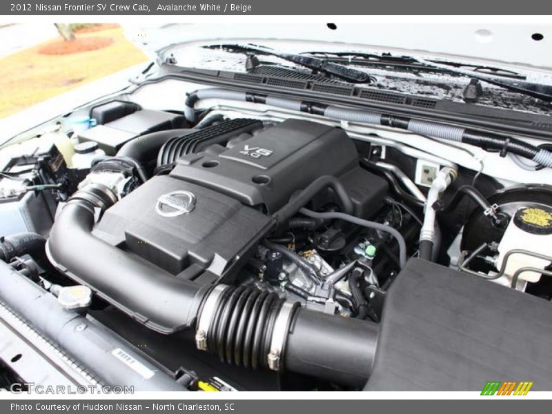 Avalanche White / Beige 2012 Nissan Frontier SV Crew Cab
