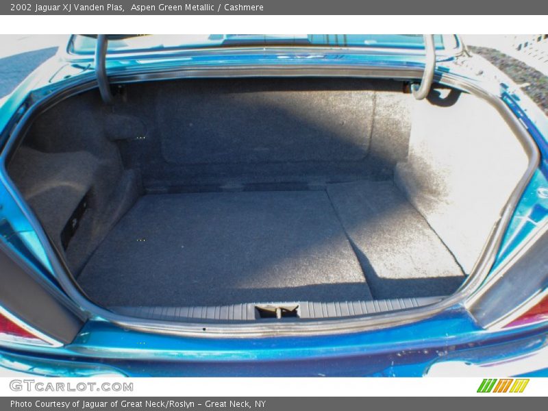  2002 XJ Vanden Plas Trunk