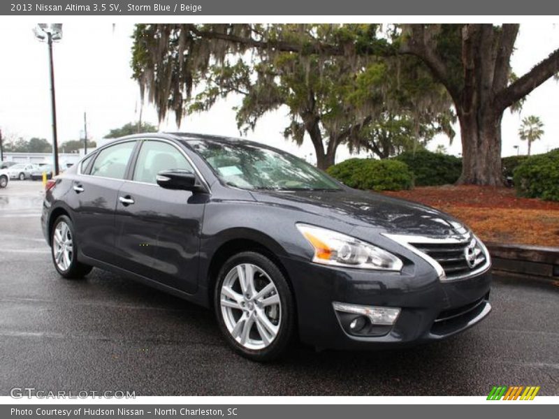 Front 3/4 View of 2013 Altima 3.5 SV