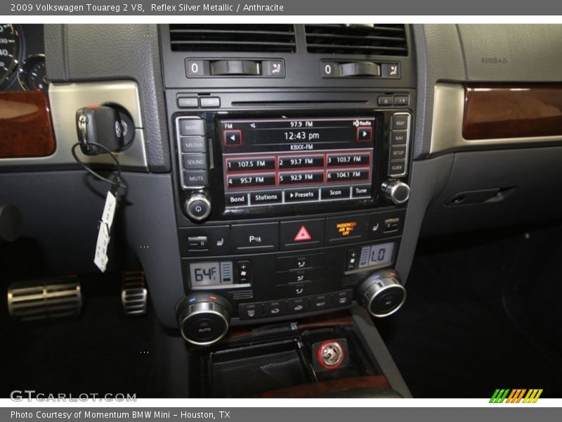 Reflex Silver Metallic / Anthracite 2009 Volkswagen Touareg 2 V8