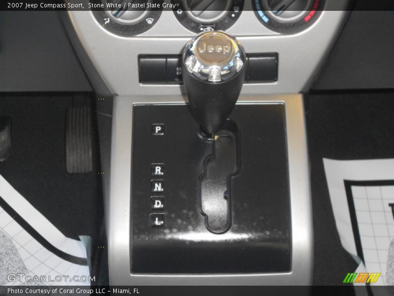 Stone White / Pastel Slate Gray 2007 Jeep Compass Sport